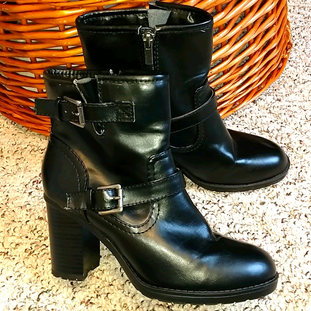 Chaps black boots woman's size 7.5